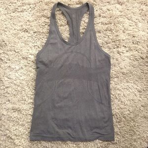 Lululemon exercise top